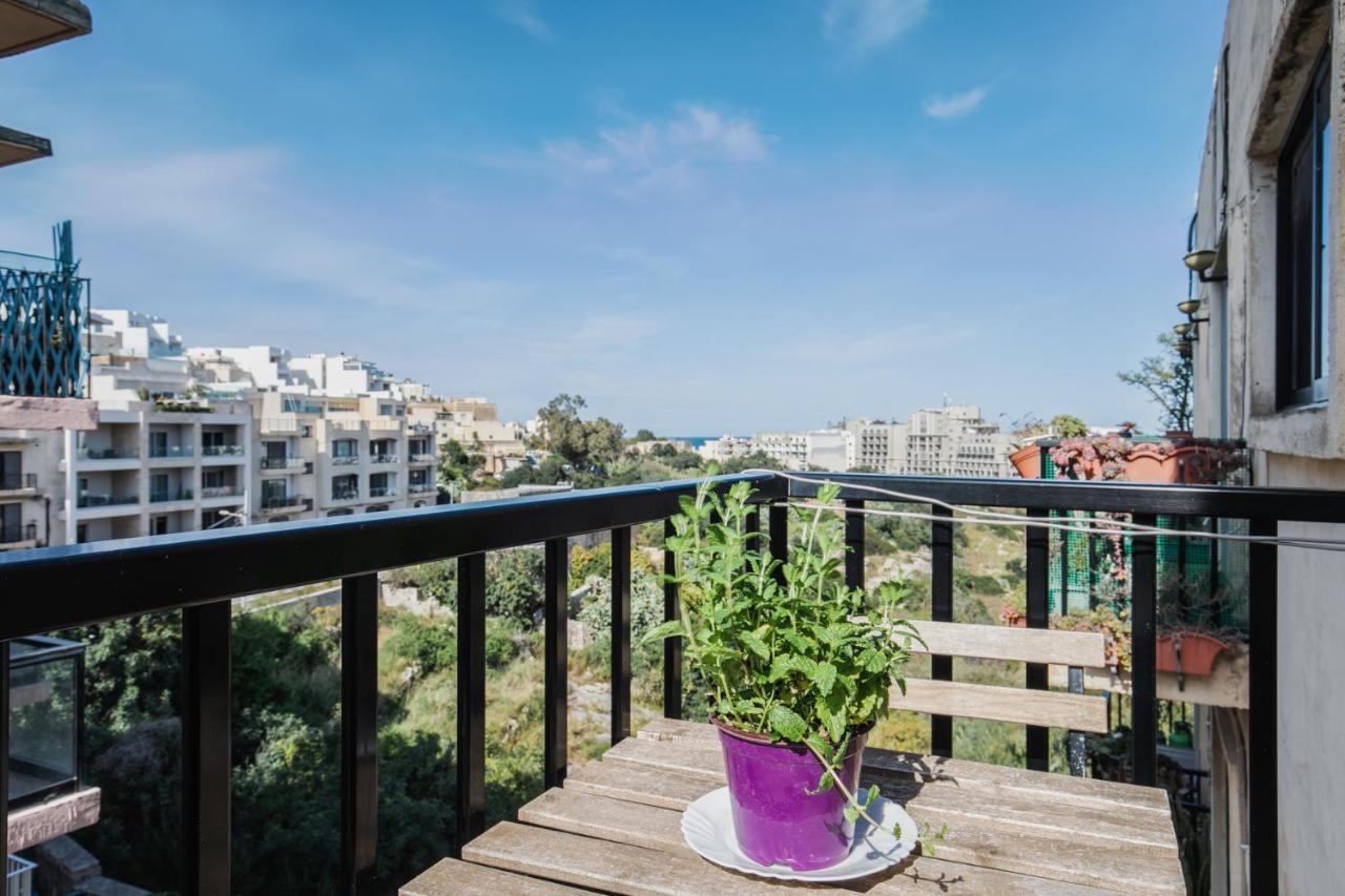 Stylish 3 Bedroom Apartment - St. Julians - 5 Mins From Balluta Bay Saint Julian's Bagian luar foto